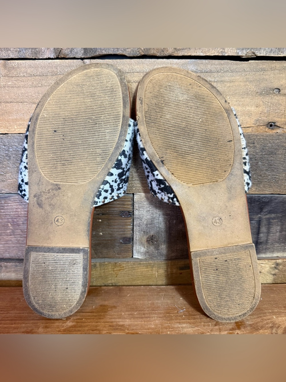 Cowhide Slide Sandals with Adjustable Velcro Strap. Fit like a 10/11. - Picture 7 of 8